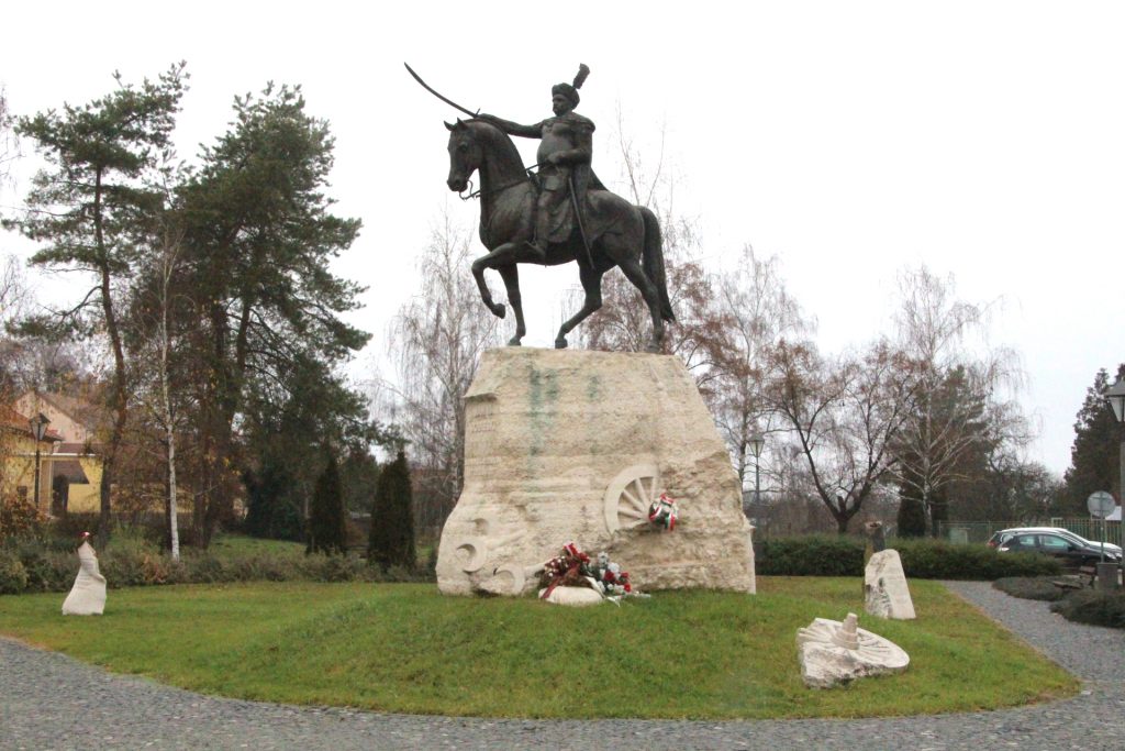 Sobieski János lengyel király lovasszobra