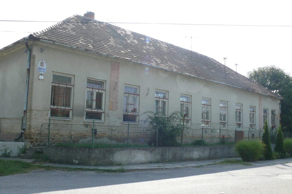 A balonyi nemzeti iskola épülete