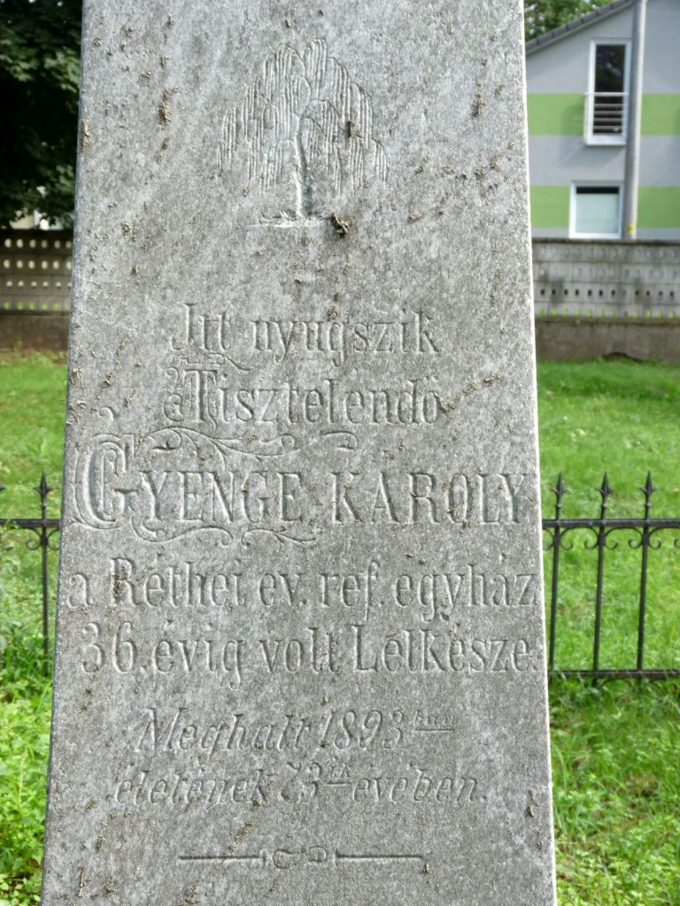 Gyenge Károly református lelkész sírja