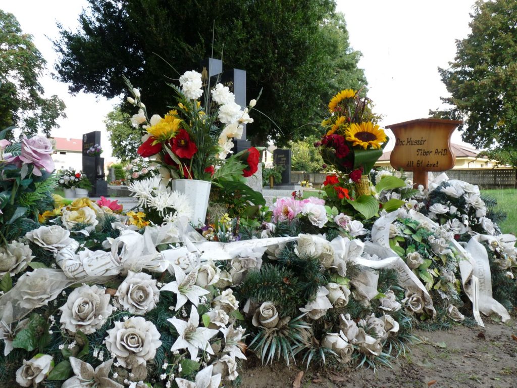 Huszár Tibor sírja