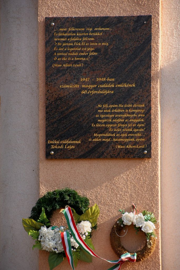 Az 1947-1948-ban száműzött családok emléktáblája