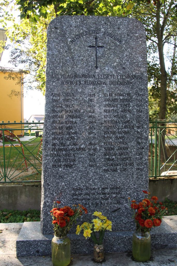 A 2. világháború hőseinek emlékműve