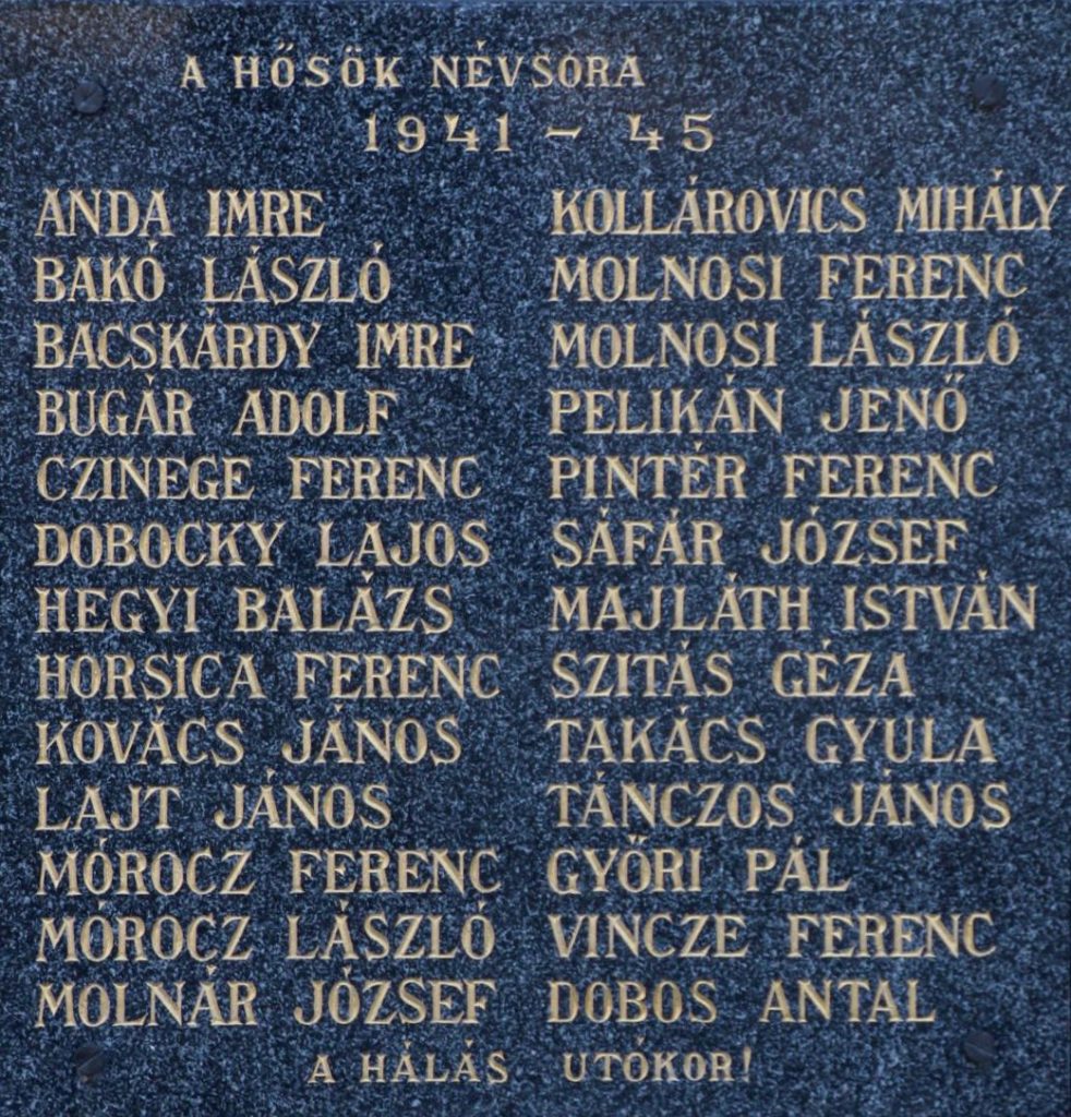 Az 1. és 2. világháború hőseinek emlékműve
