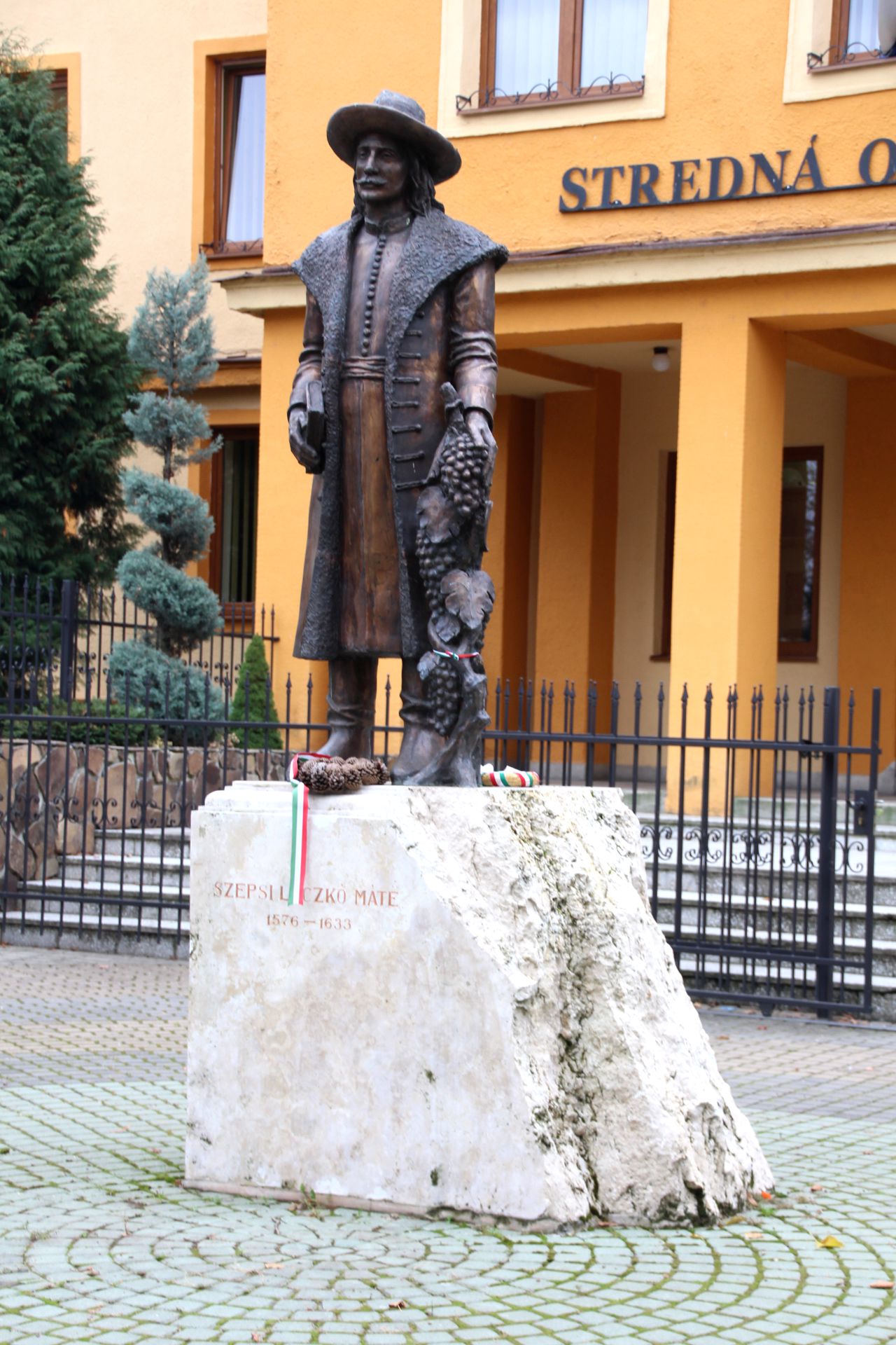 Szepsi Laczkó Máté szobra