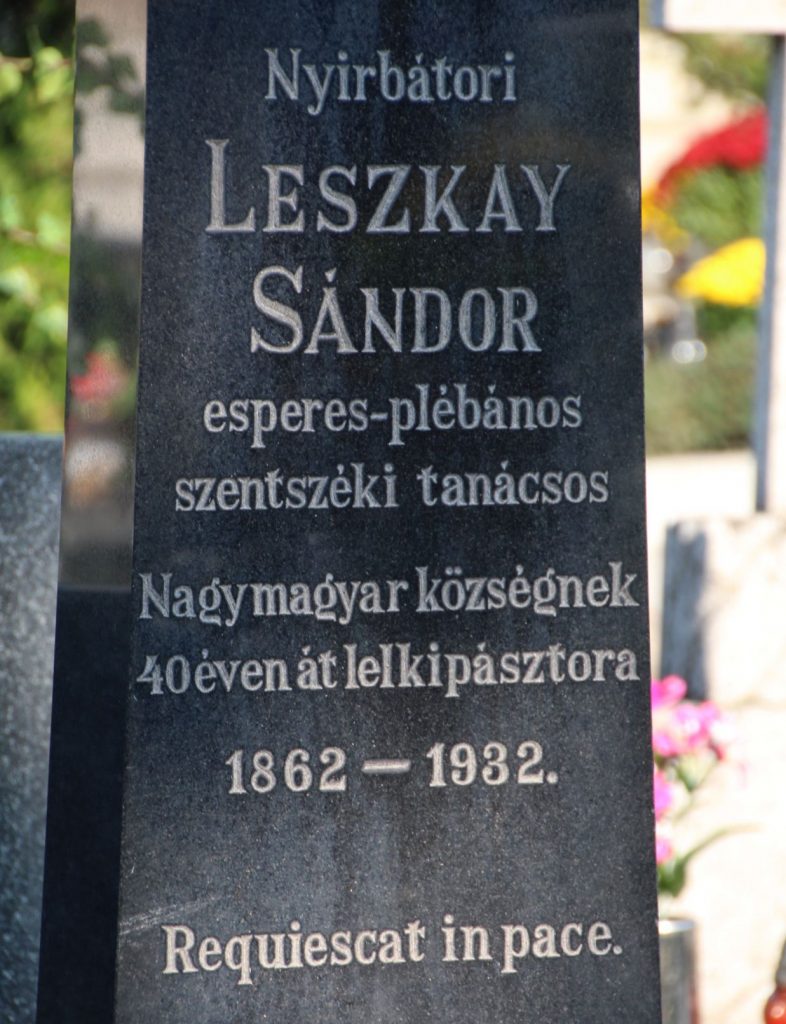 Nyirbátori Leszkai Sándor esperes-plébános sírja