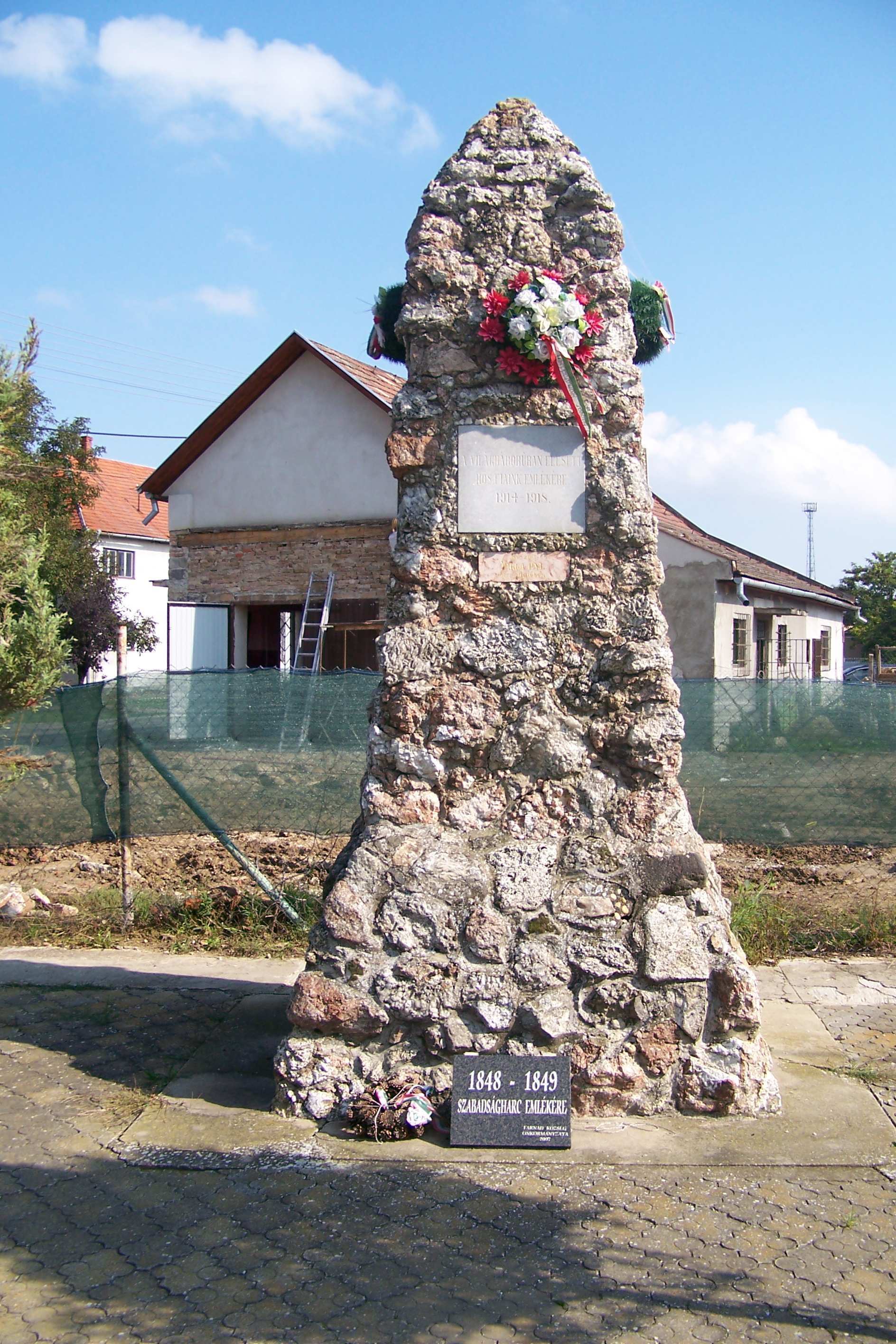 Farnadi községi emlékmű