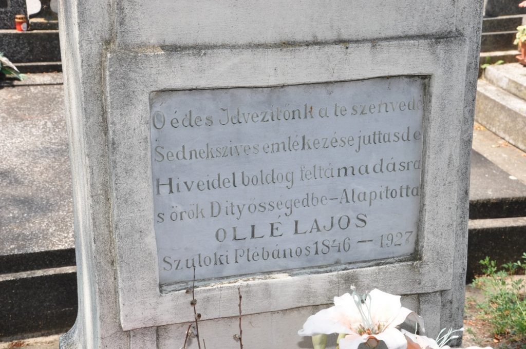 Az ollétejedi temető nagykeresztje