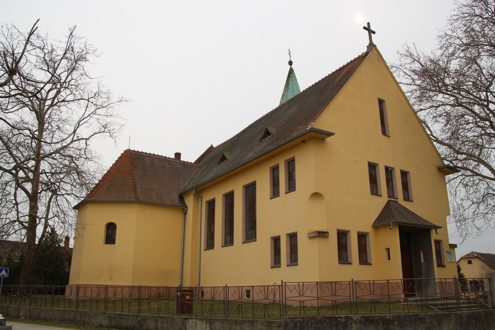 Szent László tiszteletére szentelt római katolikus templom