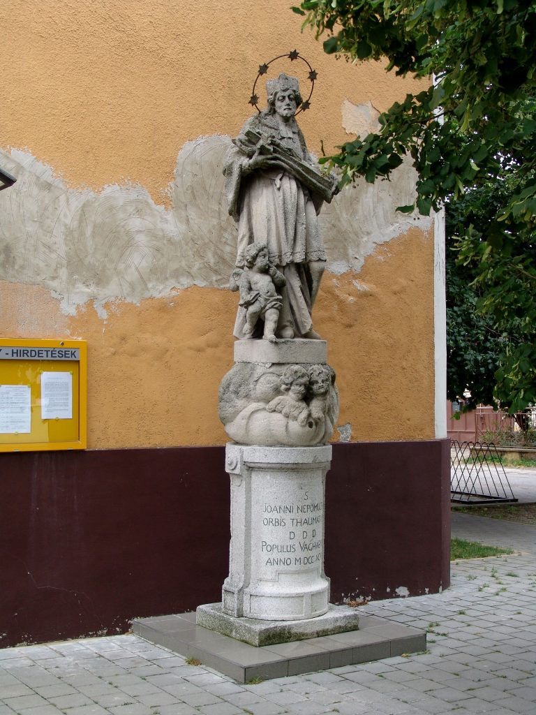 Nepomuki Szent János szobra