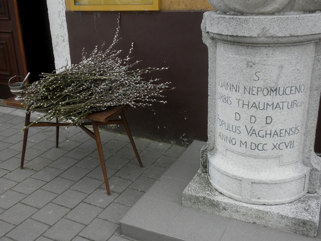 Nepomuki Szent János szobra