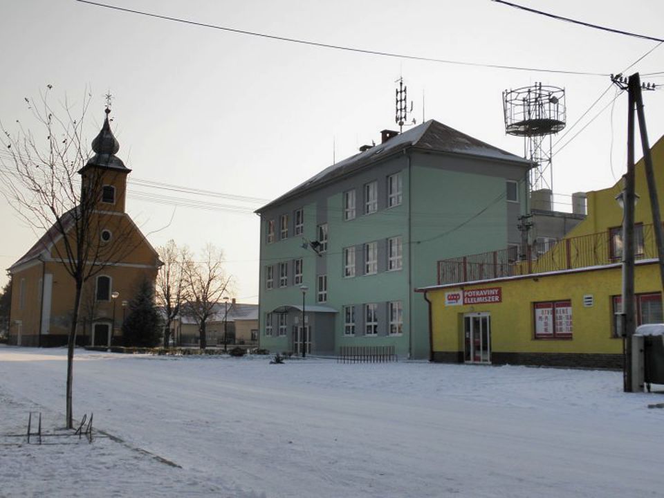 Nepomuki Szent János szobra
