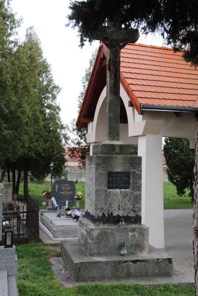 Temetői nagykereszt