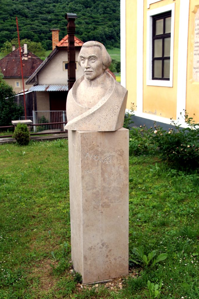 Cházár András mellszobra