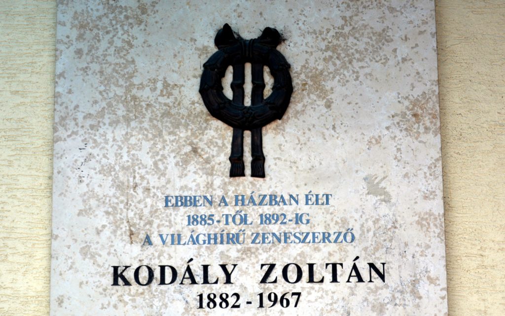 galanta-kodaly-zoltan-emlektablaja-1 (2)