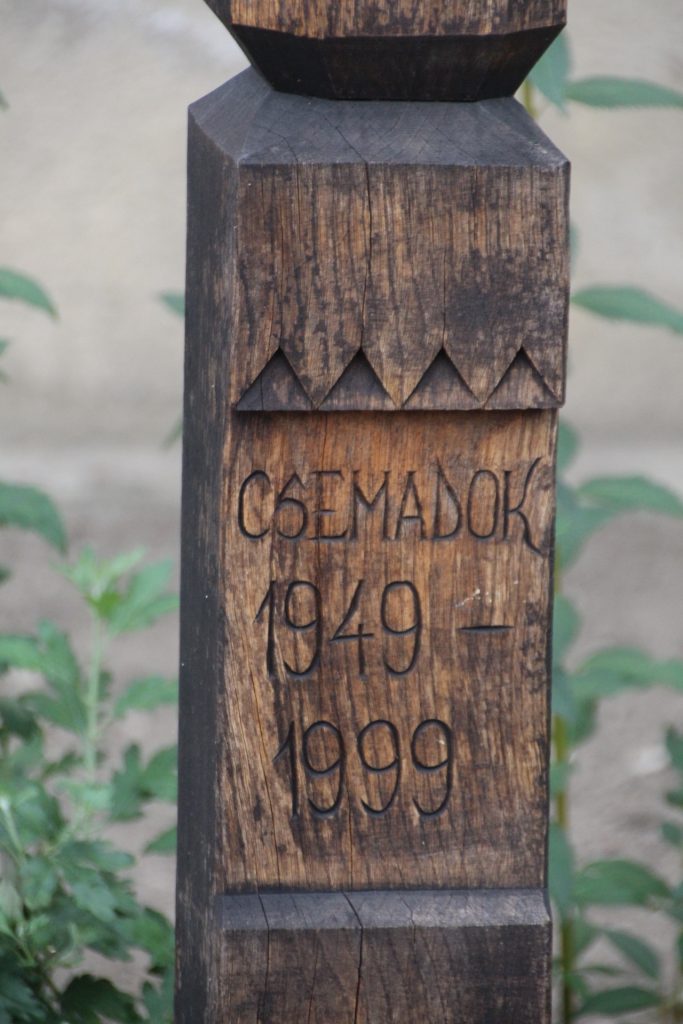 A Csemadok megalakulása 50. évfordulójának kopjafája
