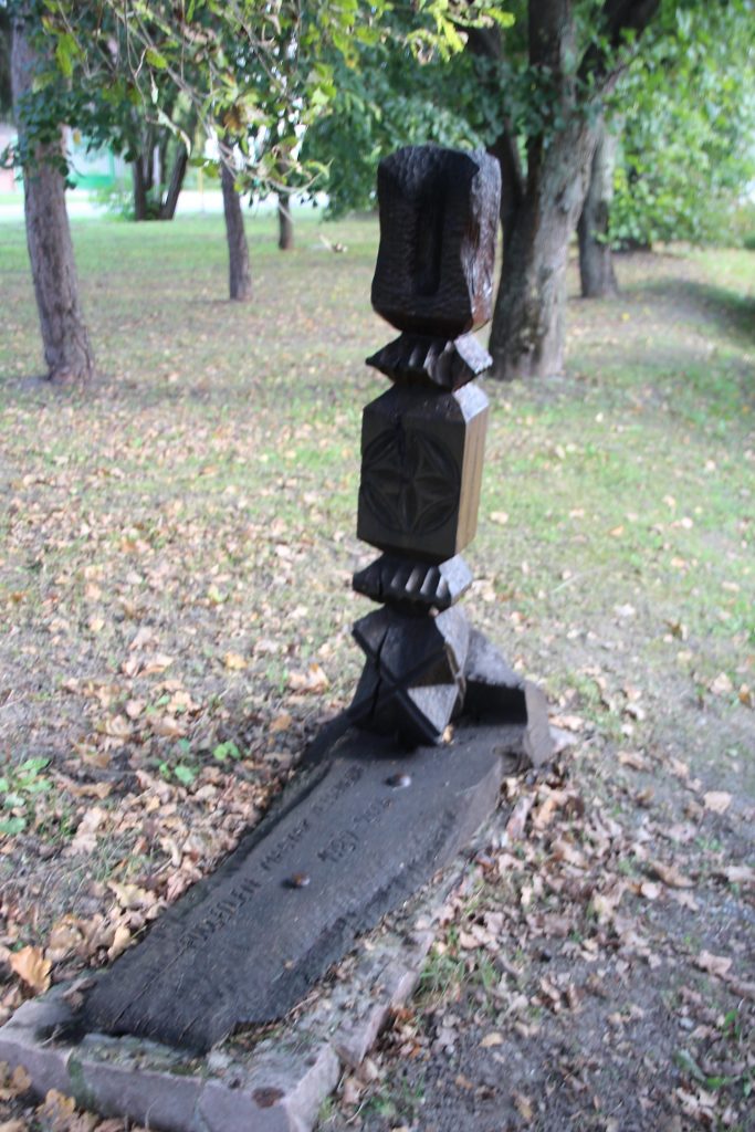 Attila park, a Független Magyar Kezdeményezés kopjafája