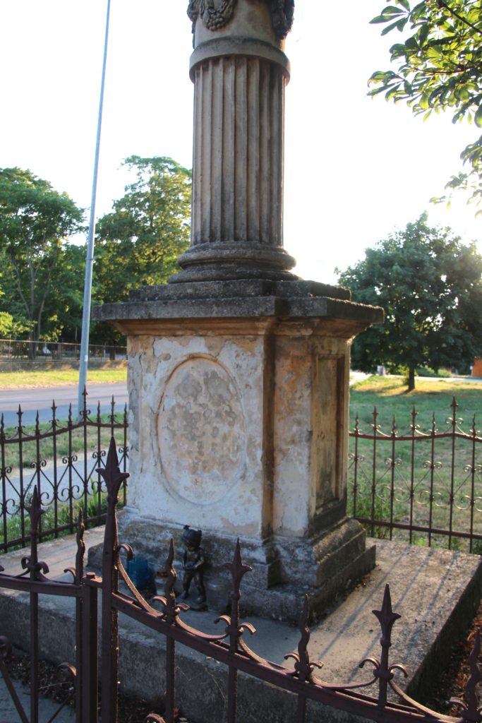Nepomuki Szent János szobor