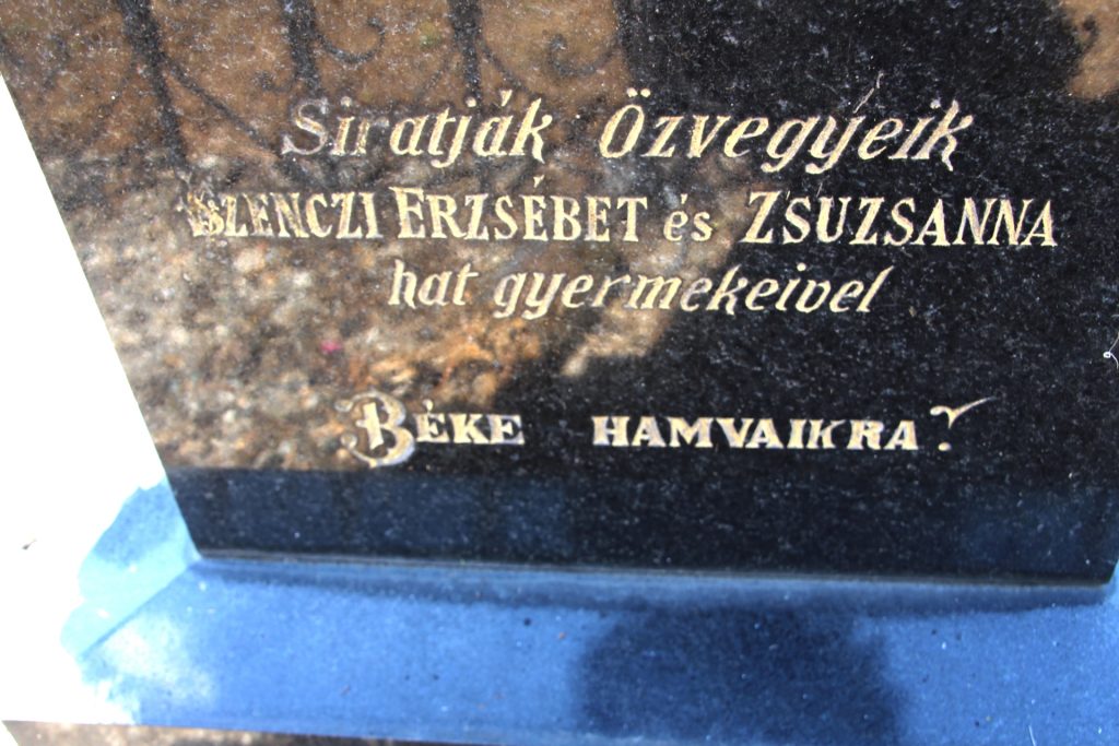 Jakab János és András református egyházi gondnokok családi sírboltja