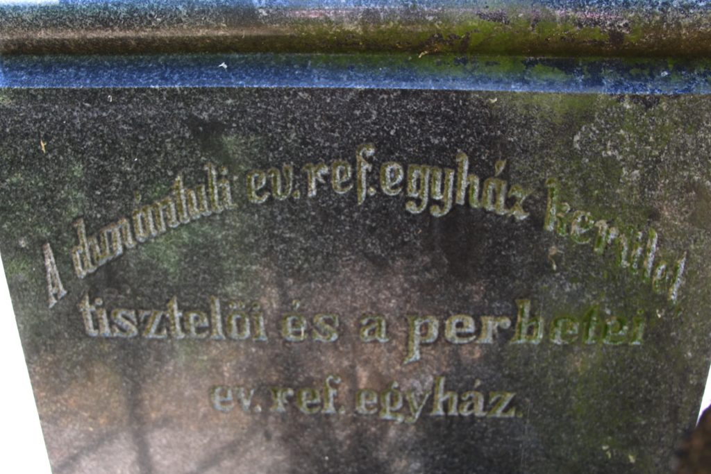 Vályi Lajos egyházkerületi főjegyző sírja
