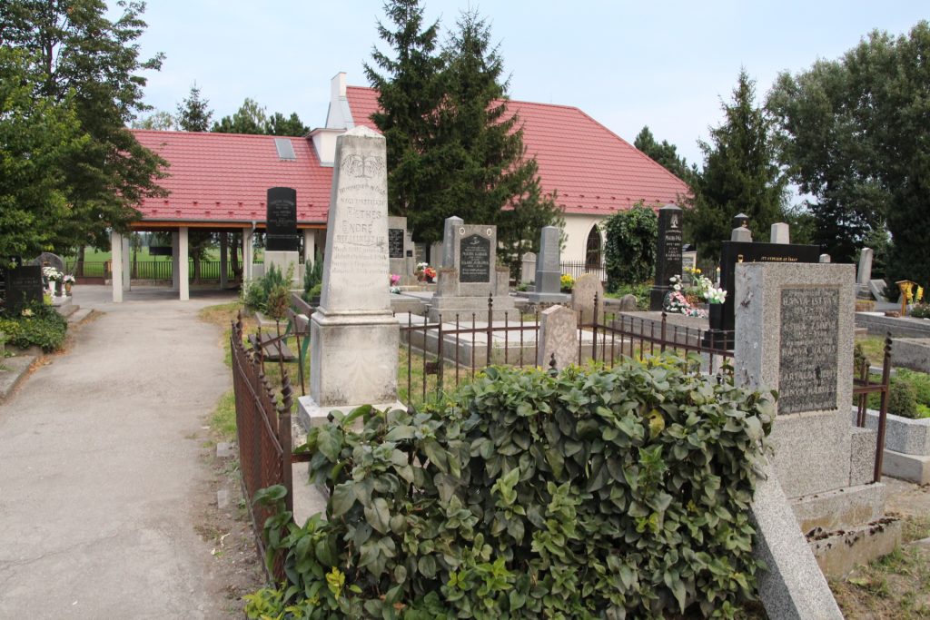 Pethes Endre református lelkész sírja