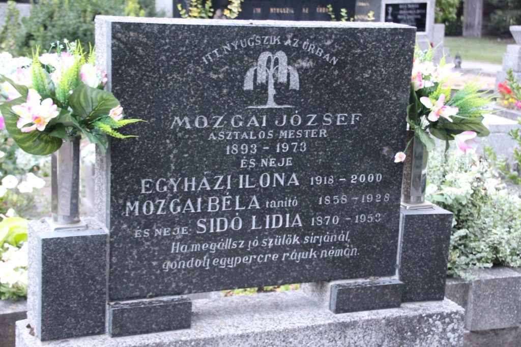 Mozgai Béla kántortanító és családja sírjai