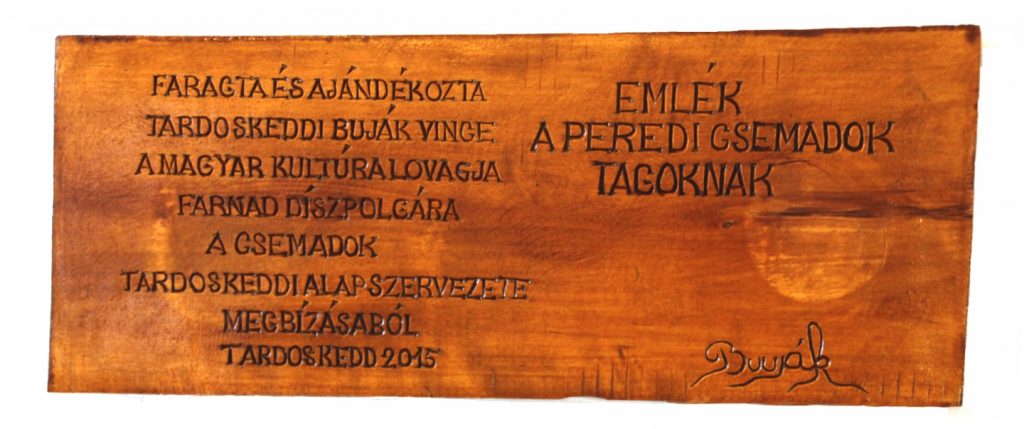 Emléktábla a Bíborpiros szép rózsa országos elődöntője emlékére