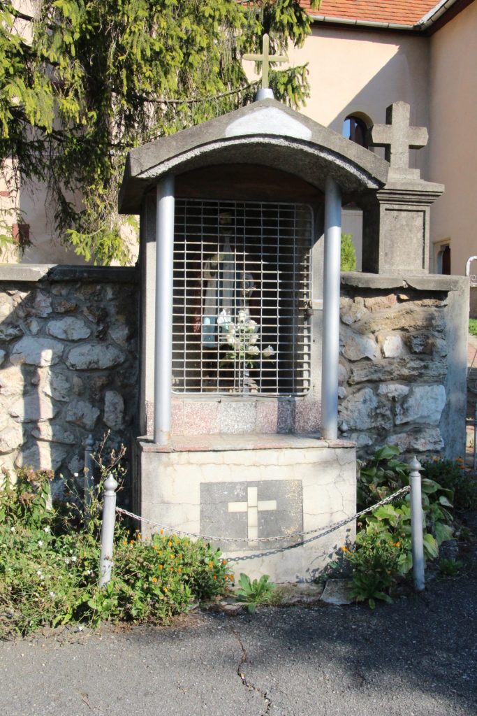 Templomkerti kőkép