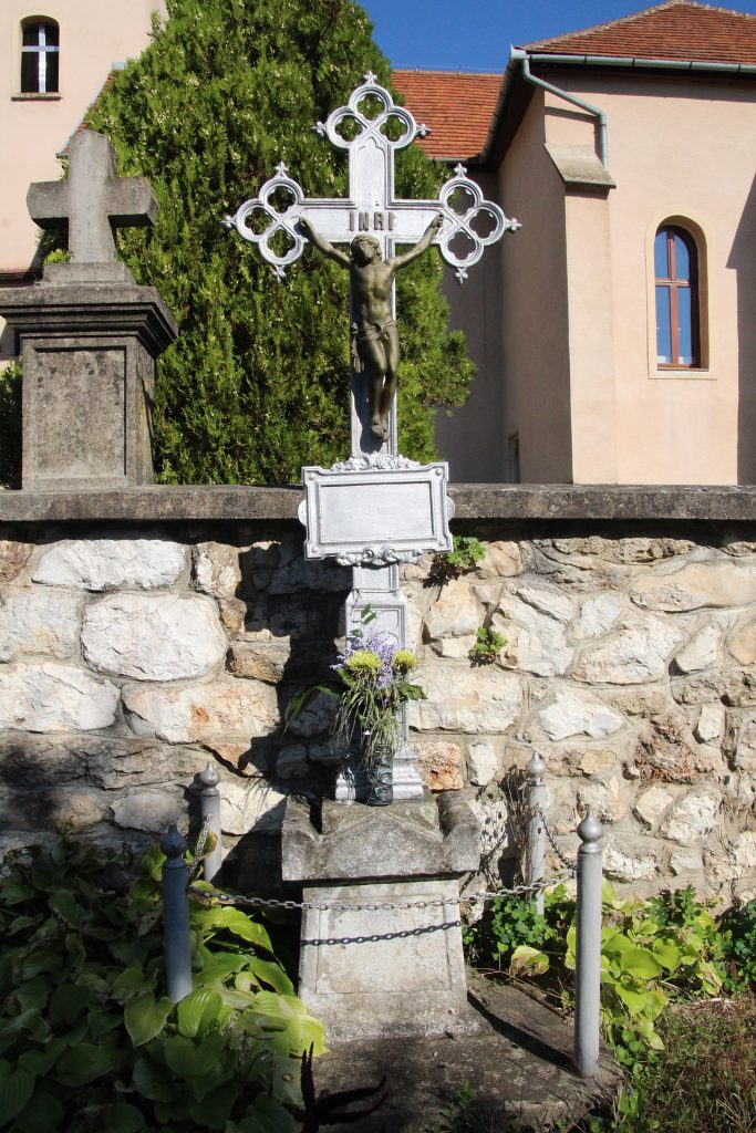 Templomkerti vaskereszt