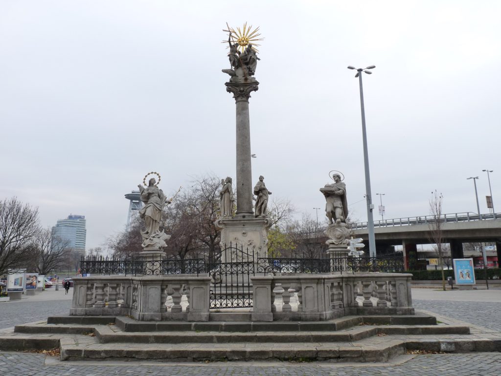 Szentháromság szoborcsoport