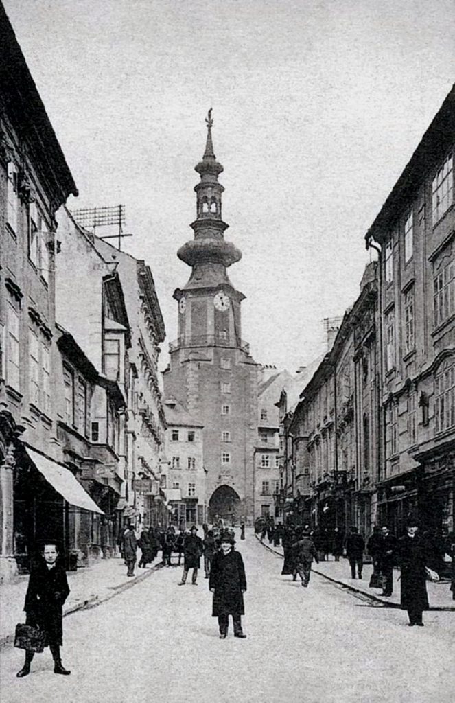 Mihály kapu