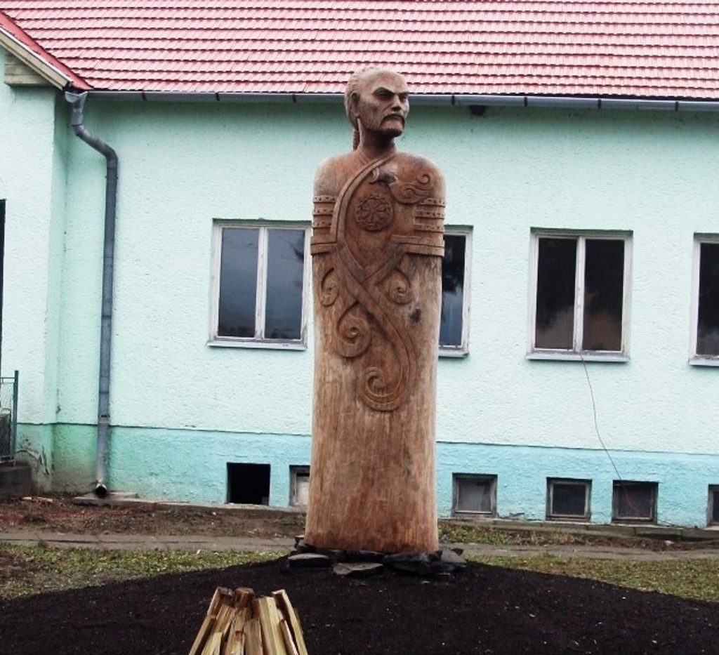 Attila szobor