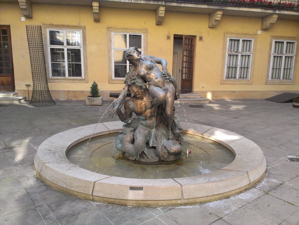 Mirbach palota