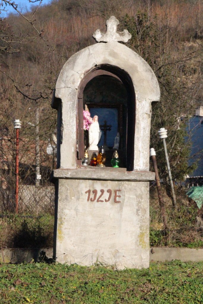 Útmenti kereszt