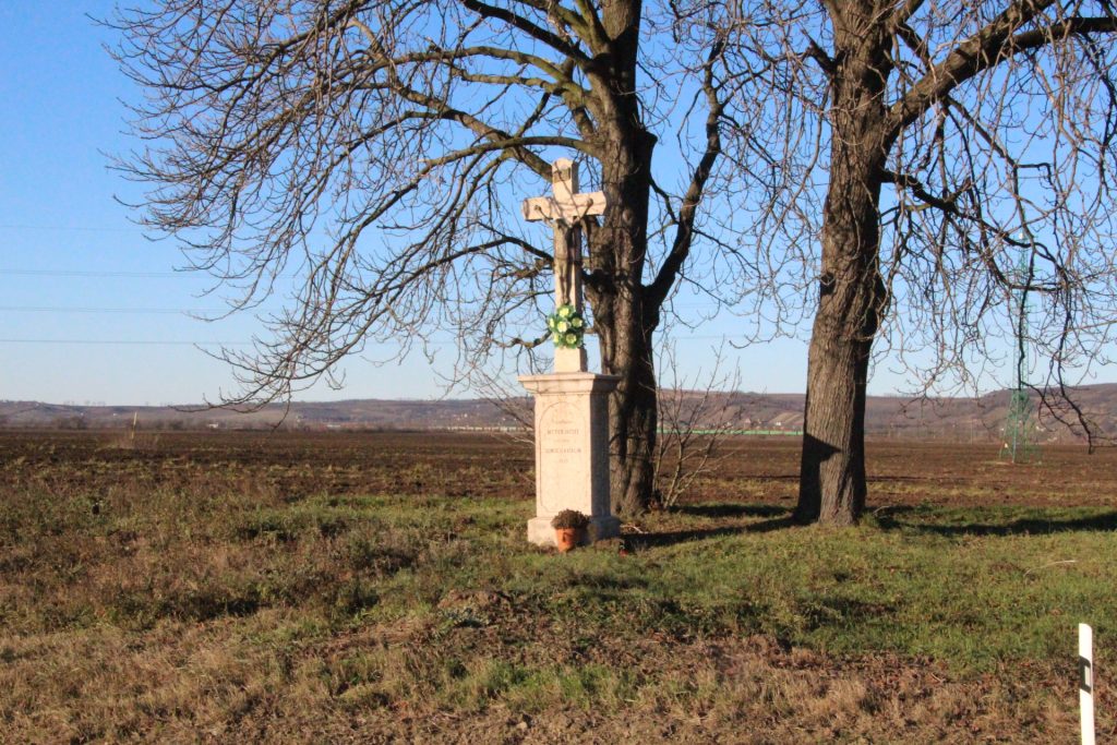 Útmenti kereszt