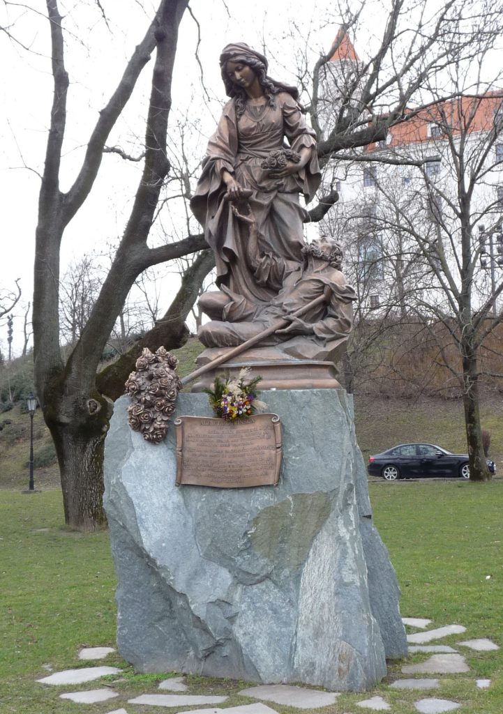 Árpád-házi Szent Erzsébet szobra