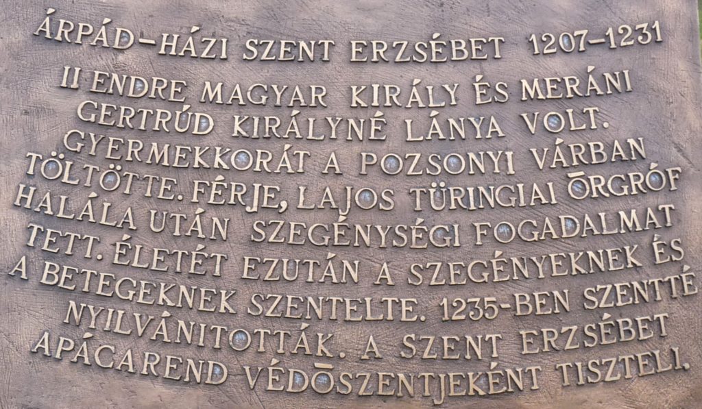 Árpád-házi Szent Erzsébet szobra