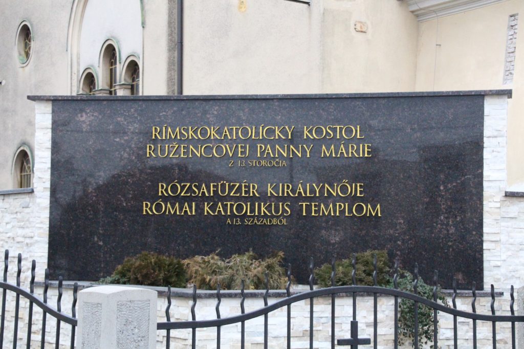 A Rózsafüzér királynője tiszteletére szentelt római katolikus templom