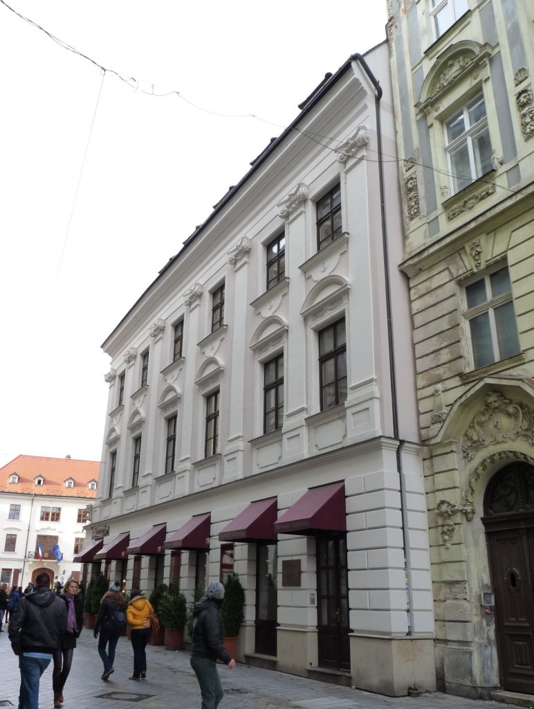 Jeszenák palota