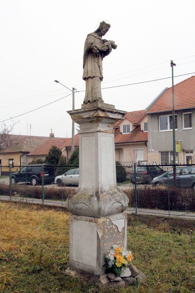Nepomuki Szent János szobor Párkányban