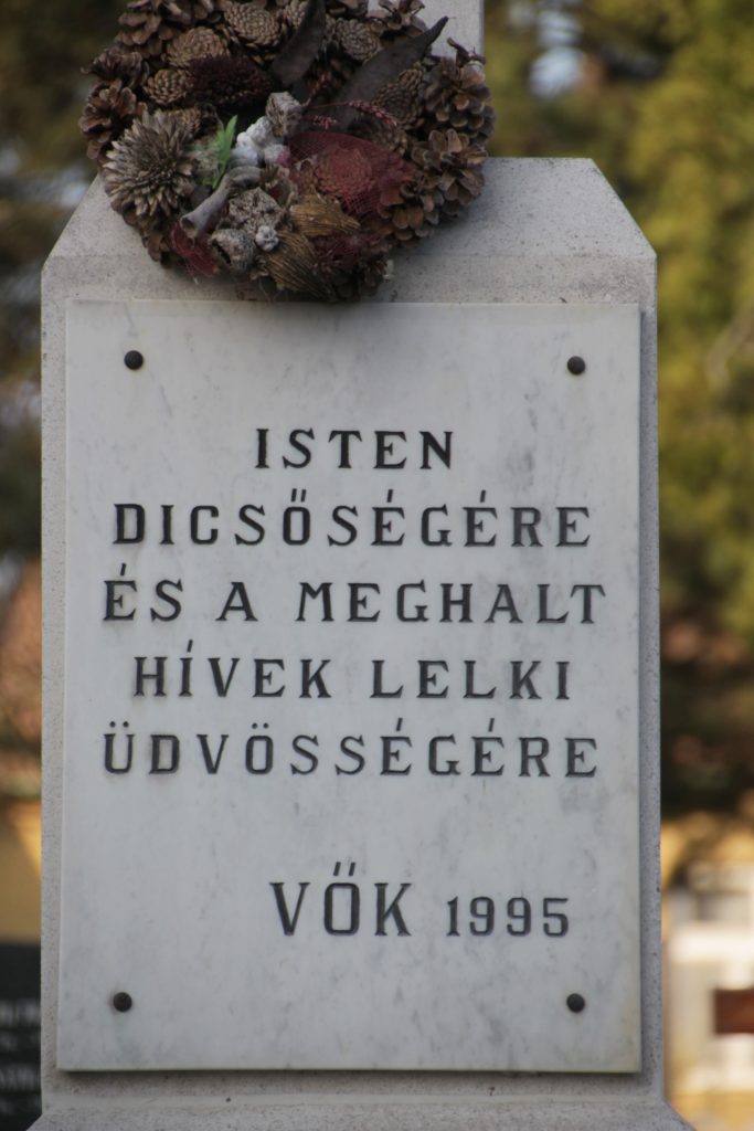 Temetői nagykereszt Vőkön