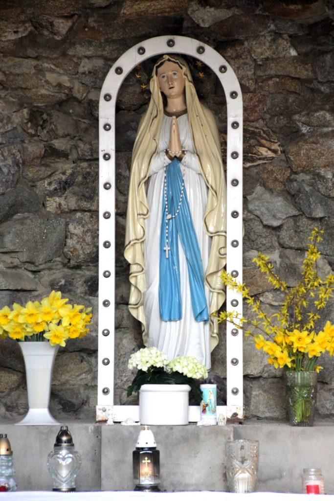 Lourdes-i barlang Vőkön