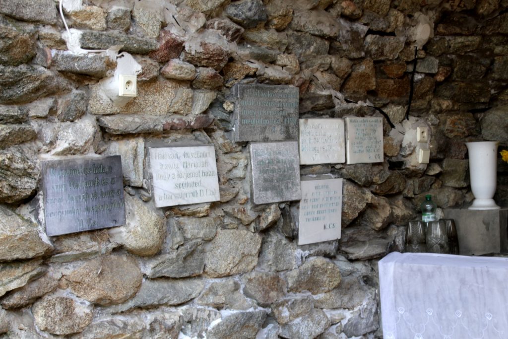 Lourdes-i barlang Vőkön