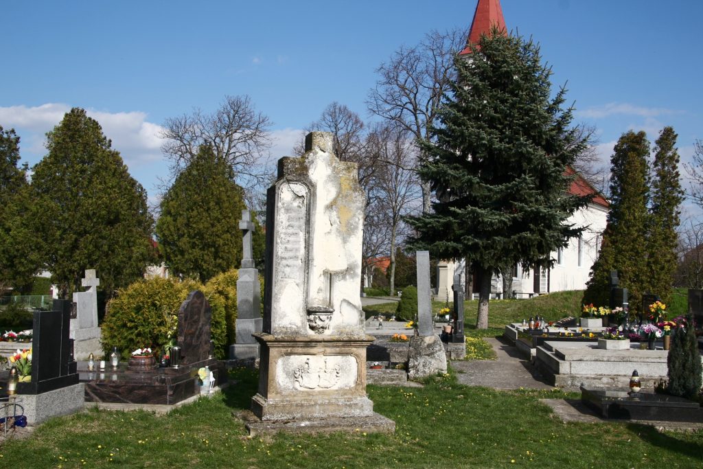 Farkas Albert uradalmi ügyész sírja