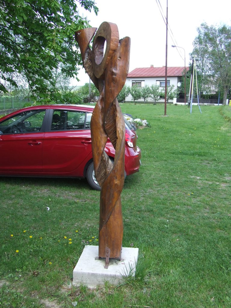 Ivelt faszobor