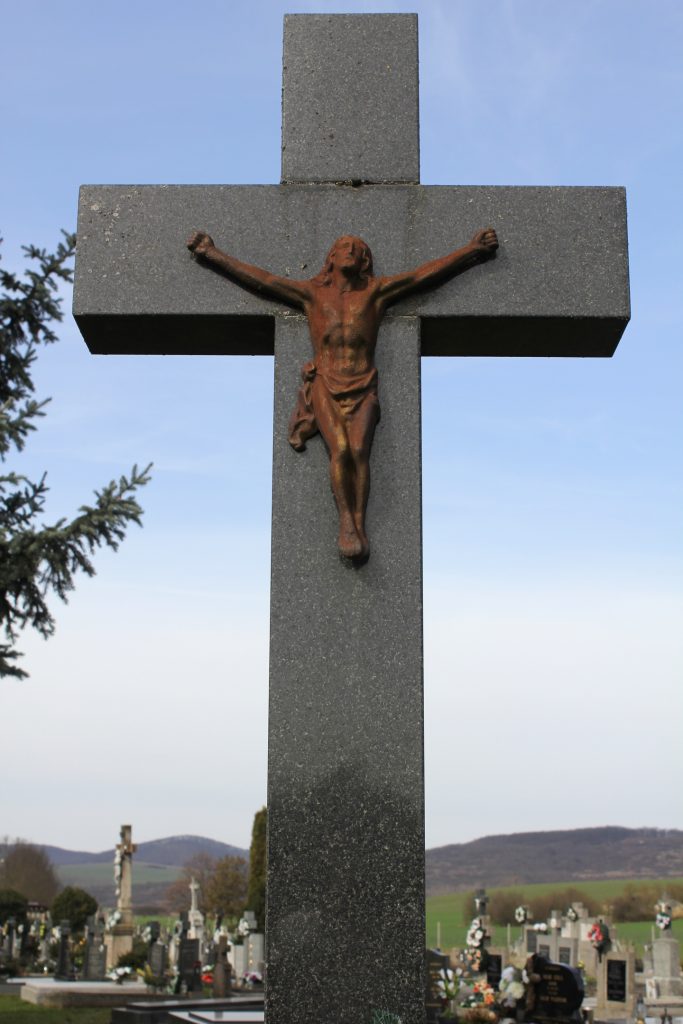 Oroszlány kereszt