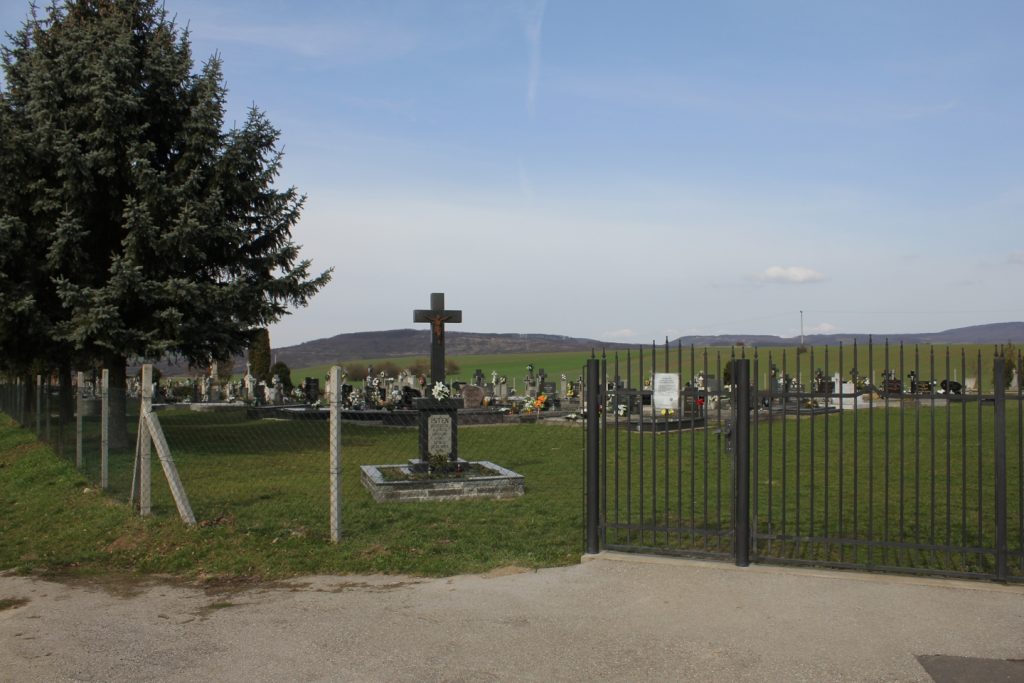 Oroszlány kereszt