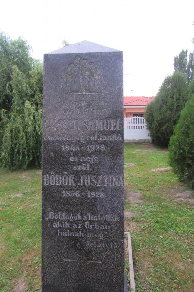 Gáspár Sámuel református tanító sírja
