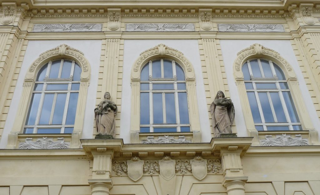 Törvényszéki palota