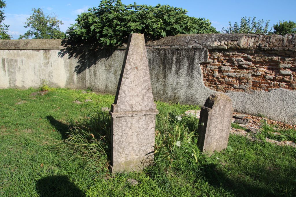 Cserei Mátyás lelkipásztor sírja