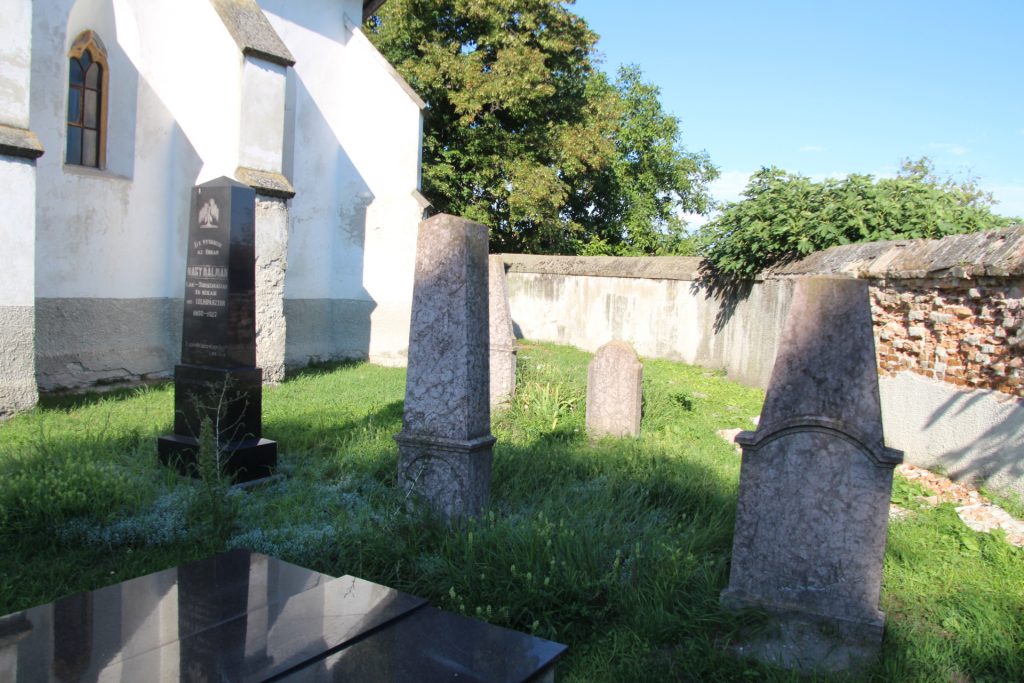 Cserei Mátyás lelkipásztor sírja